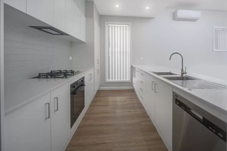 Waiting for You - Photo 3