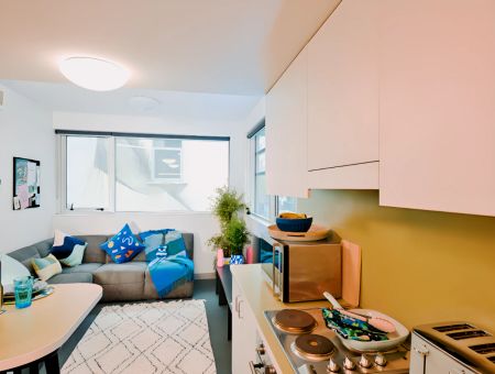 6 Bedroom Apartment-King Single Bed - Photo 3