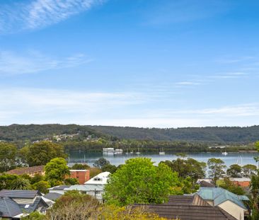 As new luxury apartment in Point Frederick - Photo 3