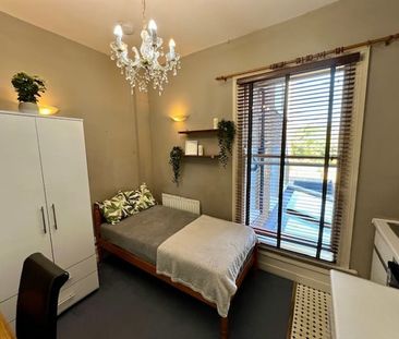 Studio Flat, Sulgrave Road, W6 - Photo 3