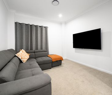 5 Olive Street, Helensvale QLD 4212 - House For Rent | Domain - Photo 2