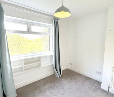 4 bedroom semi-detached house to rent - Photo 4