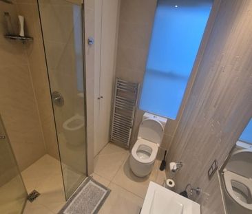Room in a Shared House, Strathmore Avenue, LS9 - Photo 2
