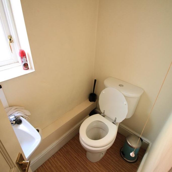 6 bedroom terraced house to rent - Photo 1