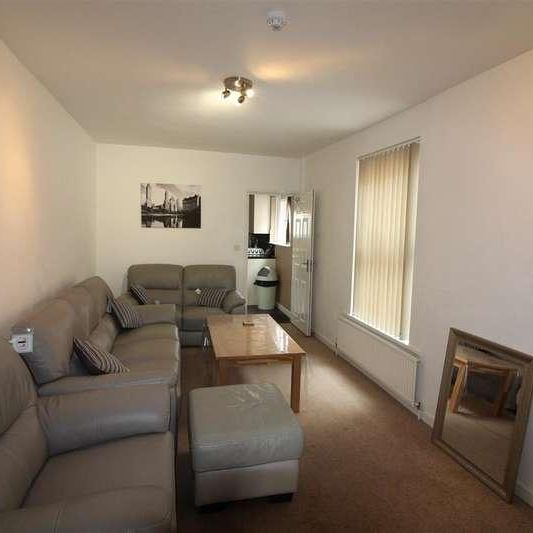 The Polygon, Southampton, SO15 - Photo 1