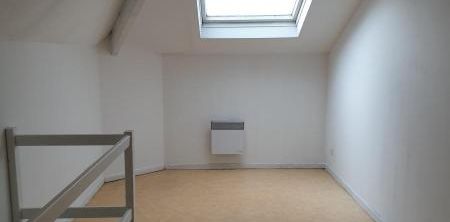 PROVIN, centre-ville, T2 duplex à 515 euros - Photo 2