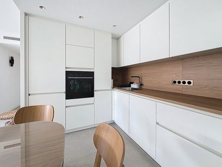 Location Appartement 3 pièces 63m² NICE 06000 - Photo 3