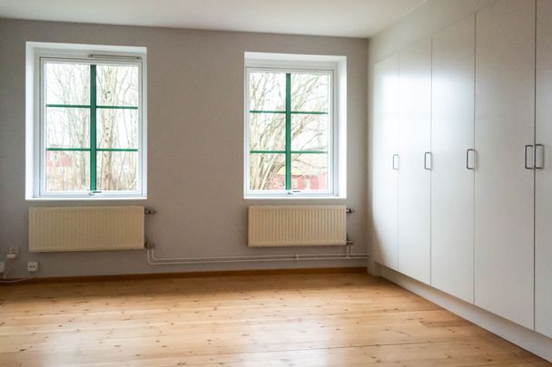 Lyby 3049C - Photo 1