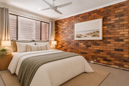 Renovated unit in quiet cul-de-sac location - Photo 2