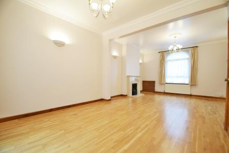 4 bedroom house - terraced - Photo 2