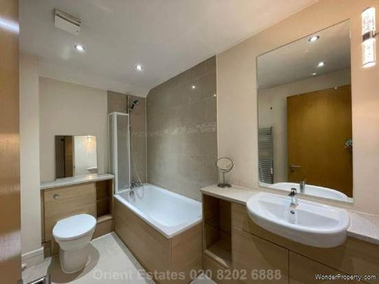 2 bedroom property to rent in London - Photo 1