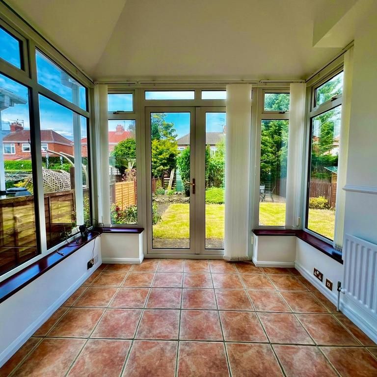 3 bedroom semi-detached house to rent - Photo 1