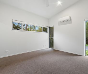 4 Bedroom Home with 3 Living Area's - Photo 6