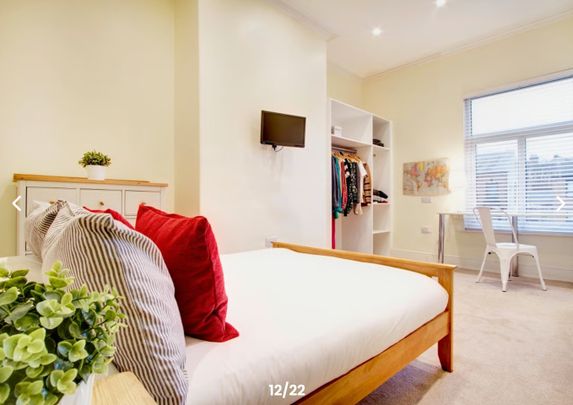 Room in a Shared House, Hyde Park Road, LS6 - Photo 1