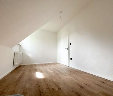 Renovierte 3-Zimmer Dachgeschoss Wohnung in Arnsberg mit eigener Garage - Foto 5