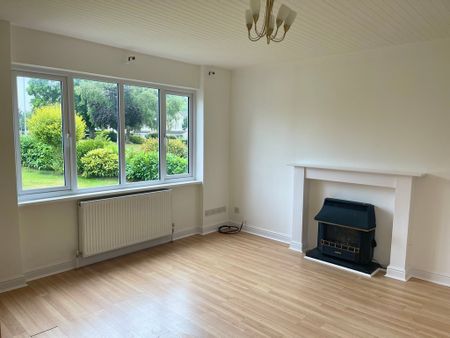 4 bedroom Four Bedroom Detached Home to rent - Photo 2