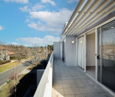 Top floor in top location - Photo 3