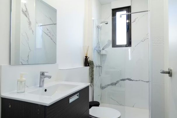 Calle Jacinto Benavente, Getafe, Community of Madrid 28902 - Photo 1