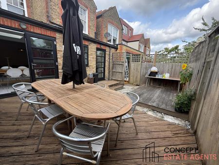 6 bedroom terraced house to rent - Photo 2