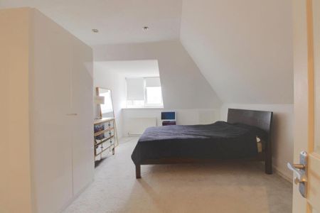 3 bedroom flat to rent - Photo 3