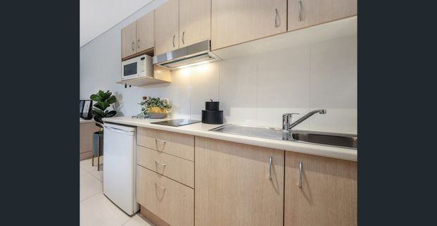 Modern Studio in Prime Bankstown Location - Photo 1