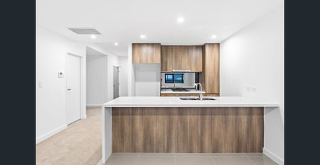 GROUND FLOOR APARTMENT - Photo 2