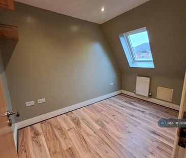 5 bedroom semi-detached house to rent - Photo 6