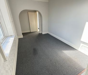 1 Bed Flat, Lawn Road, SO17 - Photo 3