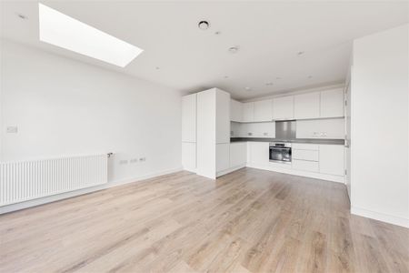 3 Knights Road , E16 2TZ - Photo 5