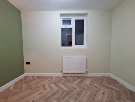 2 Bed Flat, Spur Road, N15 - Photo 2