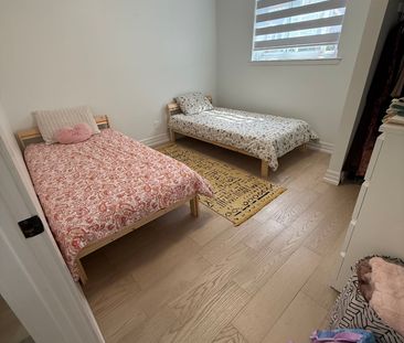 For Lease - 759 Bloor Street Unit# Main Floor, Mississauga, Ontario - Photo 2