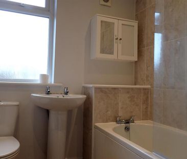 3 bedroom terraced house to rent - Photo 6