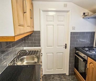 2 bedroom terraced house to rent - Photo 6