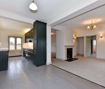 A charming cottage located in the heart of Rotherfield Greys. - Photo 5