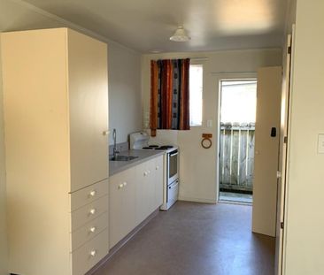 Lovely 2 bedroom Home - Photo 2
