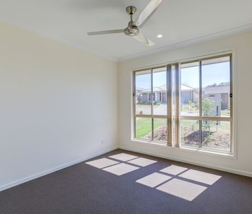 Family Home In Highlands Estate! - Photo 2