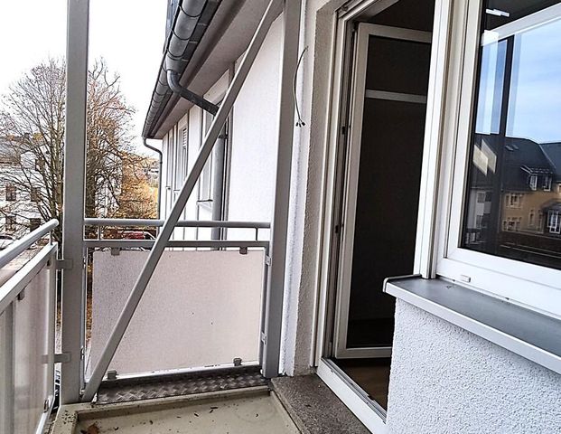 Neu renovierte 2-Zimmer-Wohnung mit Balkon - im Zentrum! - Foto 1