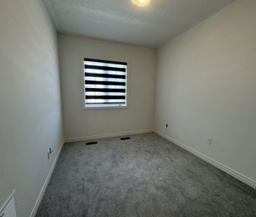 For Lease - 45 Gledhill Crescent, Cambridge, Ontario - Photo 2