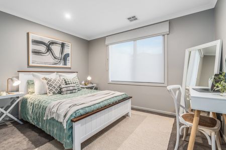 LARGE FAMILY FRIENDLY HOME - Photo 5