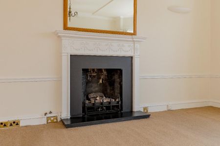 3 bedroom flat to rent - Photo 3