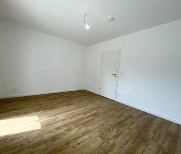 *Erstbezug nach Kernsanierung*Tageslichtbad*Balkon* - Foto 1