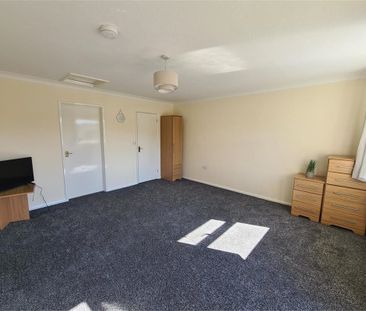 42 Abbeyfields, Peterborough - Photo 2
