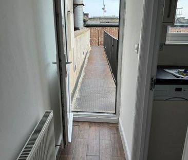 1 bedroom flat to rent - Photo 6