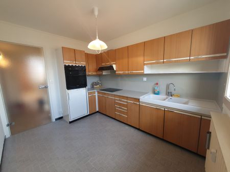 Location Appartement 3 pièces 80m² LE PEAGE DE ROUSSILLON 38550 - Photo 4