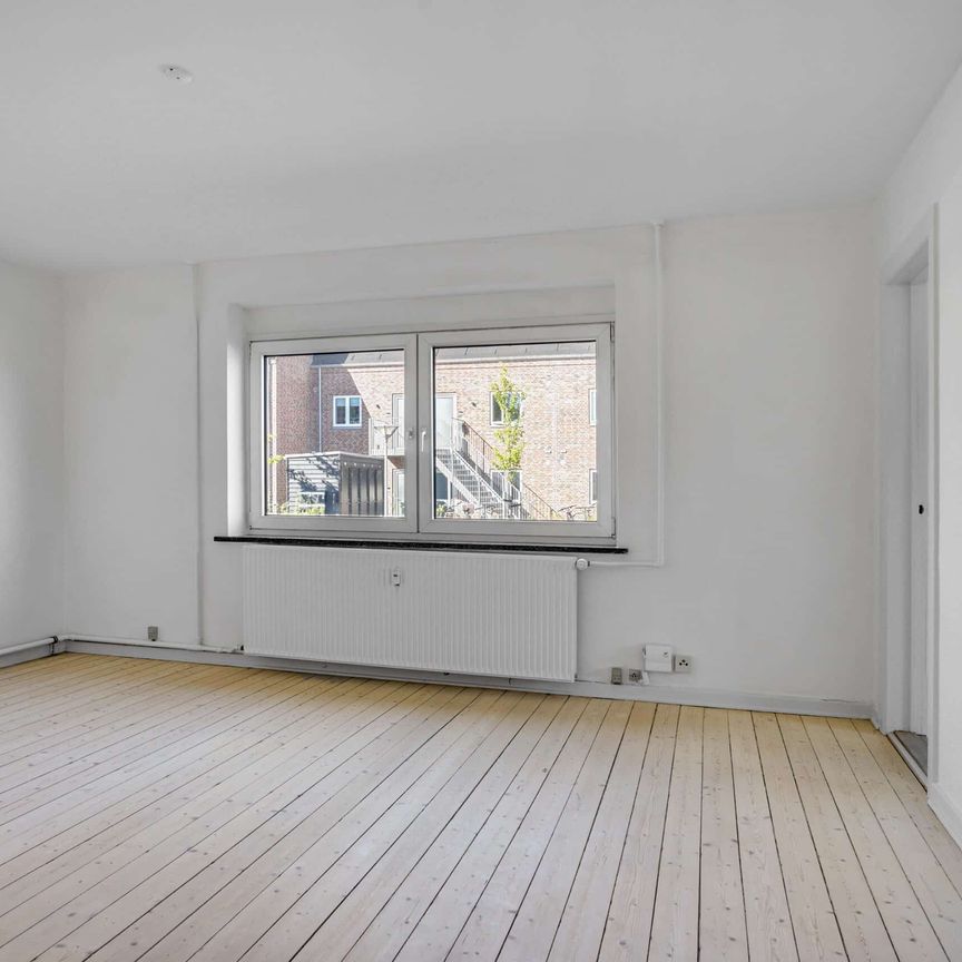 Stor, lys 3-værelses lejlighed - Photo 1