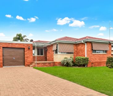 SPACIOUS FIVE BEDROOM FAMILY HOME!!! - Photo 6