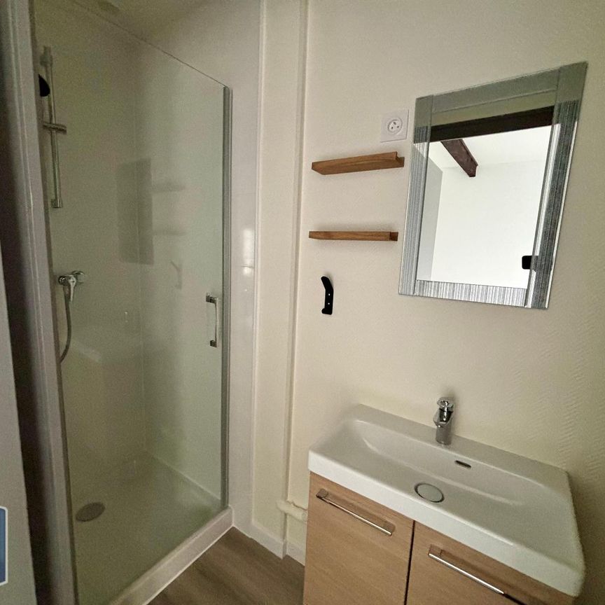 Location Appartement 2 pièces 26m² CHATEAUROUX 36000 - Photo 1