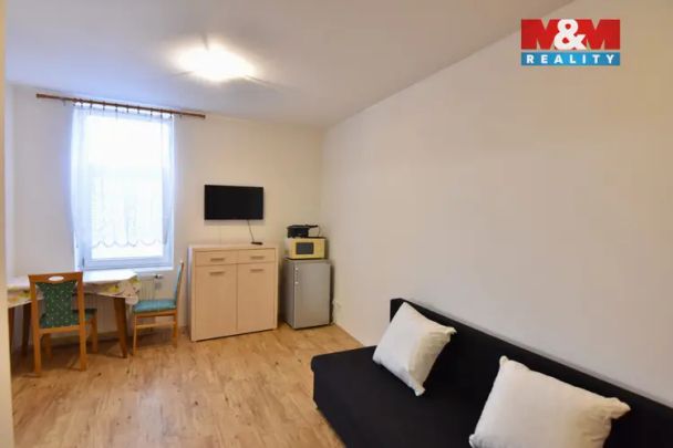 Pronájem bytu 1+kk, 30 m - Fotografie 1