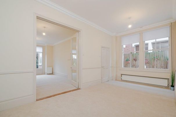 3 bedroom flat to rent - Photo 1