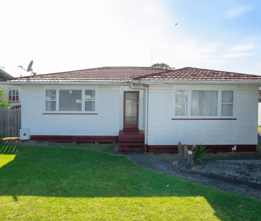 Three Bedroom Family Home - Photo 4